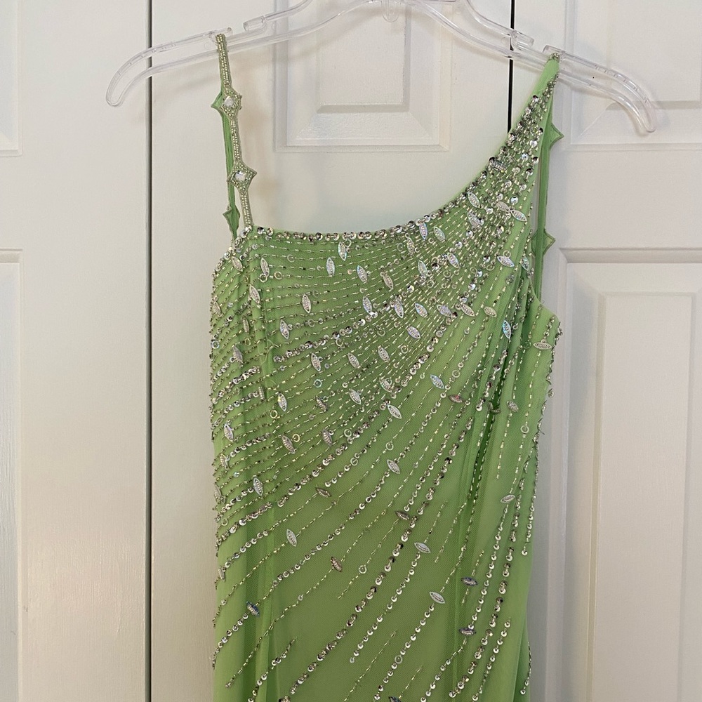 PROM DRESS - Picture 2 of 10